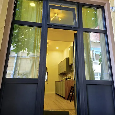 Oak Tree * 布加勒斯特