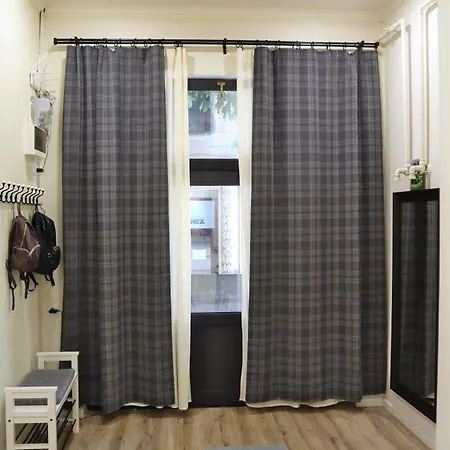 Oak Tree 布加勒斯特